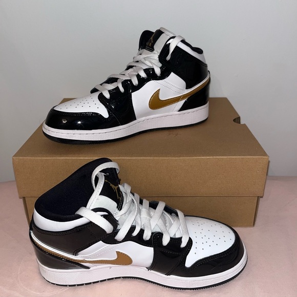 ~SOLD~ Jordan AJ 1 Mid - GS / Black/Metallic, Gold/White Size 6.5Y - Picture 1 of 8